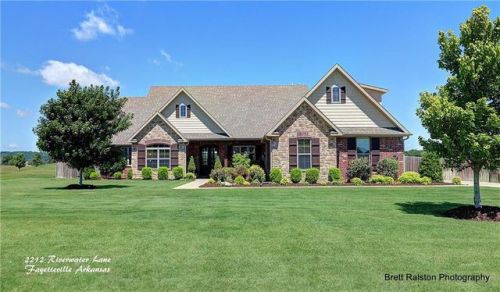 2212 Riverwater Ln, Fayetteville, AR 72703-9038