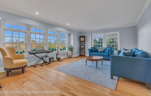 34 Windsor Dr, Little Silver NJ  07739-1311 exterior
