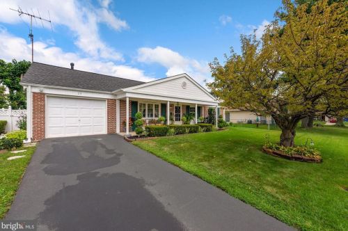 23 Gloria Ln, Willingboro, NJ 08046-3217