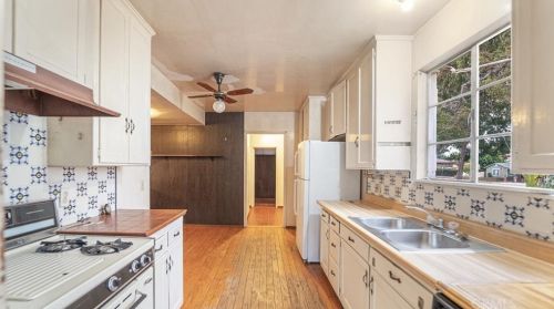 1122 Hickory Ave, Torrance CA 90503-7219 exterior