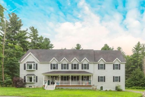 30 Belair Dr, Holbrook MA  02343-1886 exterior