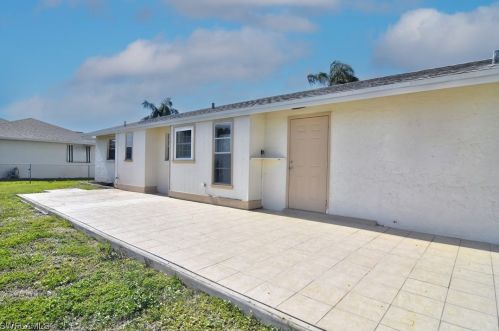 1026 36th Ter, Cape Coral FL  33914-5265 exterior