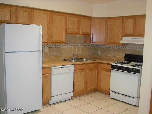 819 Alturas St, Tucson AZ  85705-4107 exterior