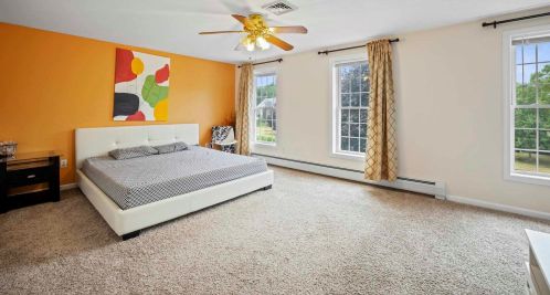 4 Ivans Ln, Dover NH  03820-9131 exterior