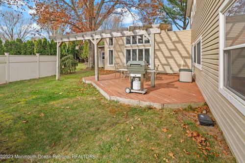 9 Salem Ln, Jackson Twp NJ  08527-1210 exterior