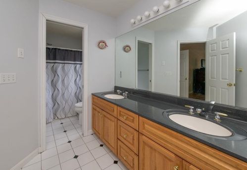 15 Coventry Ln, Salem NH 03079-1369 exterior