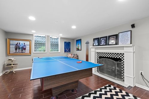 4749 Cramer St, Milwaukee WI 53211-1228 exterior