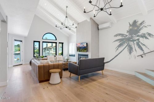 3713 Sunset Ln, Oxnard CA  93035-4133 exterior