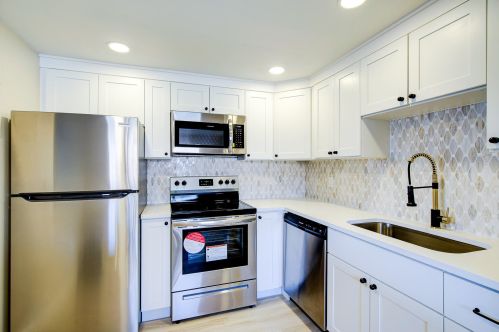 466 Saxony J, Delray Beach, FL 33446-1017