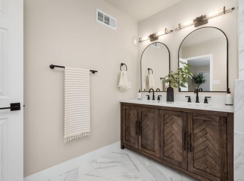 4725 Van Ness Blvd, Fresno CA  93704-3122 exterior