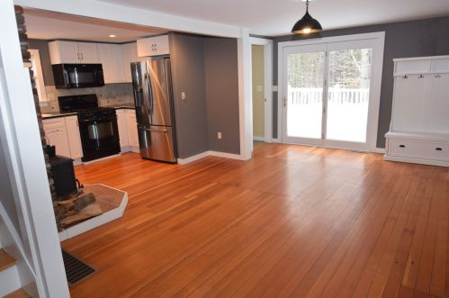 368 County Rd, New London, NH 03257-5738
