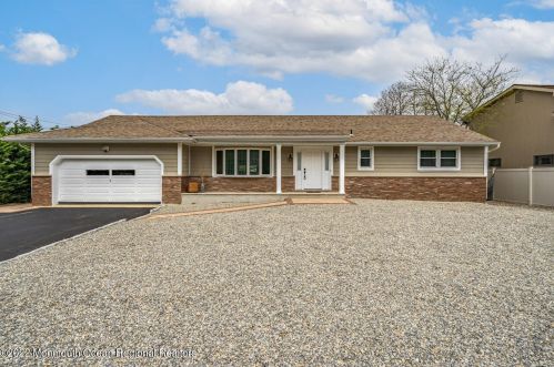 96 Doe Ct, Bricktown, NJ 08723-7213