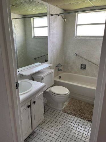 653 Monaco, Delray Beach FL  33446-1951 exterior