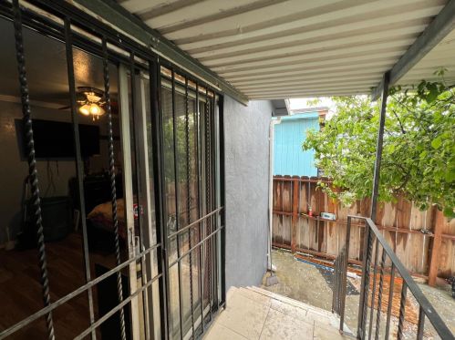 6241 Bromley Ave, Oakland CA  94621-3847 exterior