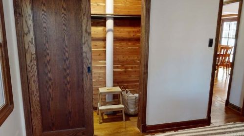 15560 Leadwell St, Van Nuys CA 91406-3110 exterior