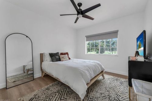 5743 Persimmon Way, Naples FL  34110-2320 exterior