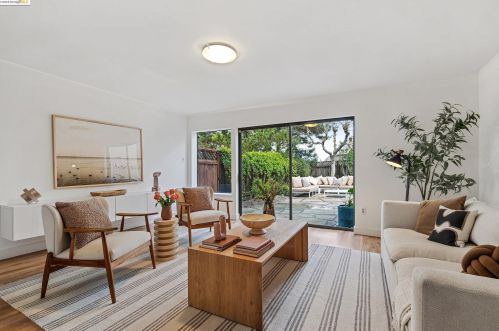 13050 Brookpark Rd, Oakland CA  94619-3504 exterior