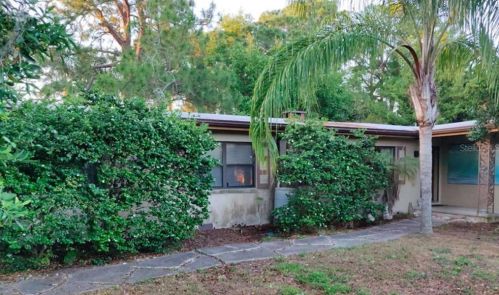 6419 Vineland Rd, Orlando, FL 32819-7813