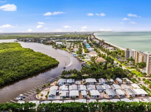 26275 Hickory Blvd, Bonita Springs FL  34134-3704 exterior