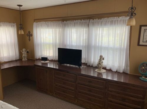 1 Lane, Coventry RI 02816-6239 exterior