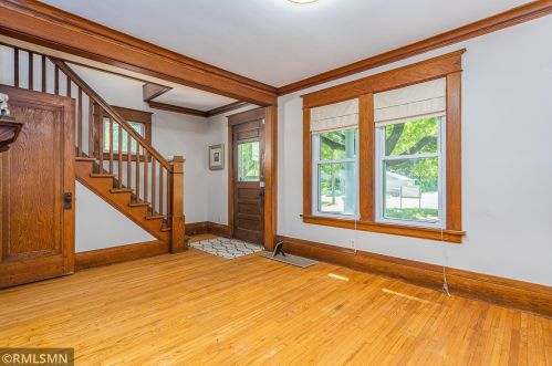 621 California Ave, Saint Paul, MN 55117-3406