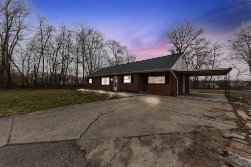 42 Woodruff Ln, Amelia, OH 45102-1412