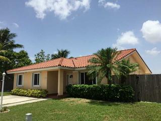 14307 100th Ln, Miami, FL 33186-6962