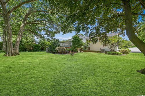 34 Corsa St, Huntington Station NY  11746-6623 exterior