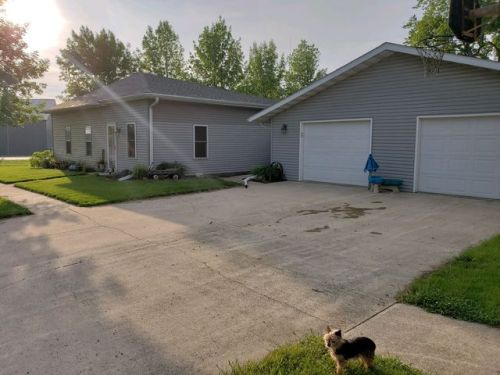 333 3rd Ave, Botna, IA 51454-7712