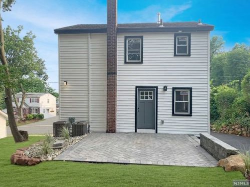 61 Highwood Ave, Englewood, NJ 07631-1715