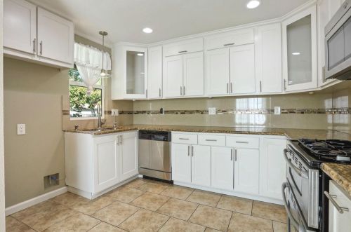 2204 Carver Rd, Modesto, CA 95350-2718