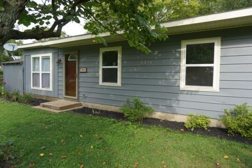 205 Range St, Newtown, IN 47969-8000