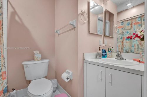 7970 20th St, Hollywood FL  33024-3667 exterior