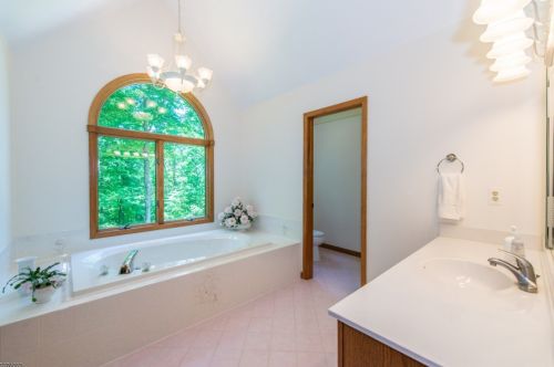 39 Pheasant Run, Kinnelon NJ  07405-3022 exterior