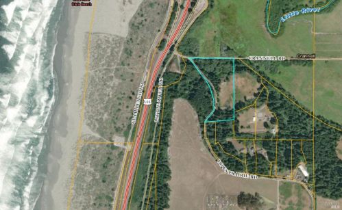 5755 Dows Prairie Rd, Mckinleyville, CA 95519-8011