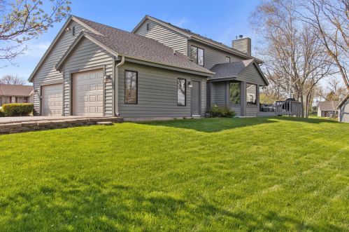 4580 Sommerset Dr, Waukesha WI  53151-6876 exterior
