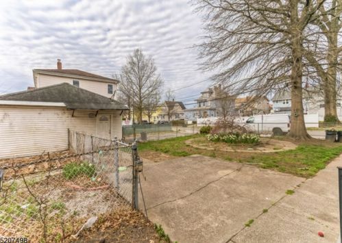 105 Brinkerhoff St, Ridgefield Park NJ  07660-1905 exterior