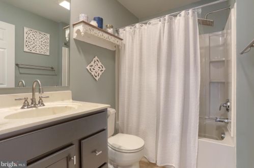 302 Witwer Way, Mount Joy PA  17552-1162 exterior