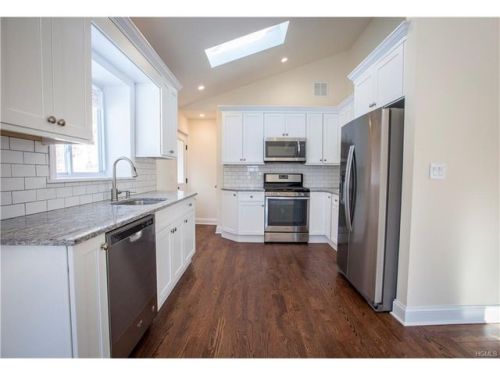 83 Baldwin Place Rd, Mahopac, NY 10541-2212