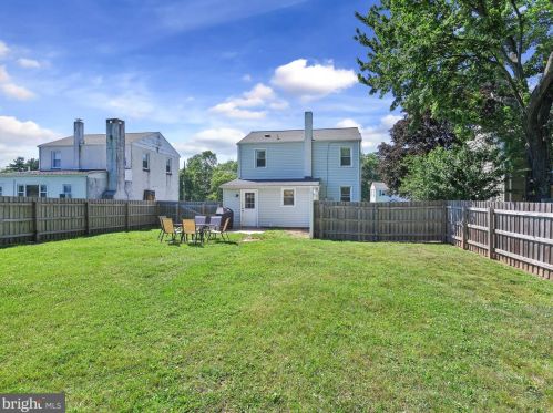 121 Hollywood Ave, Norristown PA  19403-1621 exterior