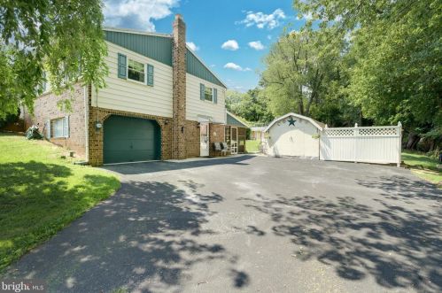 91 Weaver Ln, Red Lion, PA 17356-1412