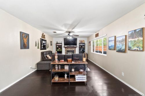 42064 Pine Needle St, Temecula CA  92591-7915 exterior