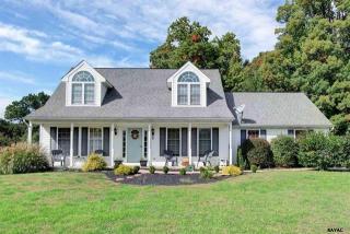 335 Hedgewick Ln, Longlevel, PA 17368-9160