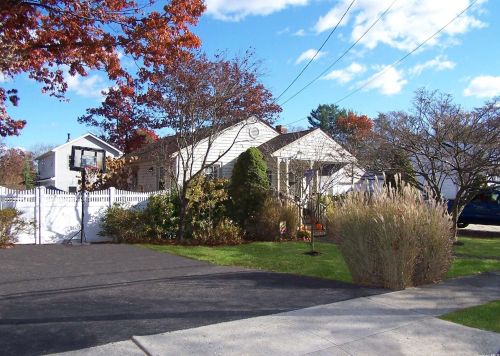 155 Hudson Ave, Lake Grove, NY 11755-3035