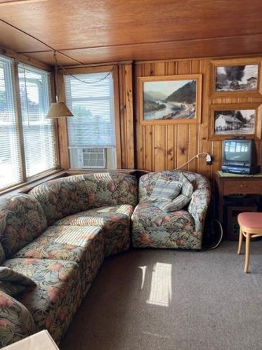 2631 Springfield Pike, Connellsville PA  15425-6429 exterior