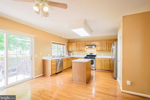 312 Hedgestone Ter, Leesburg VA  20176-4842 exterior