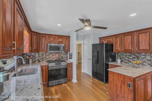 1013 Woodlane Rd, Jackson Twp NJ  08527-1555 exterior