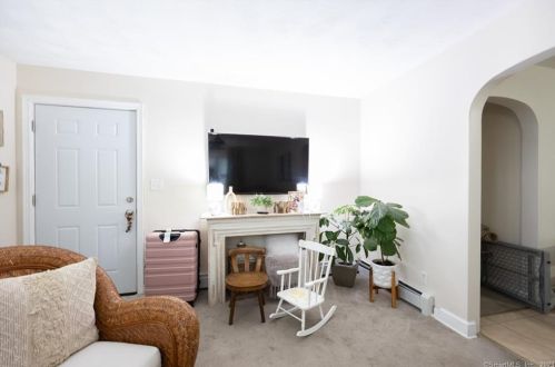 82 Middlefield Ave, Waterbury CT  06705-2723 exterior