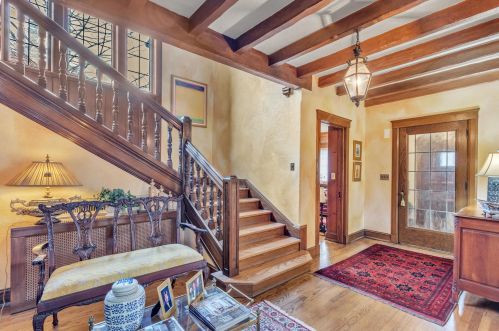 3445 Lake Dr, Milwaukee, WI 53235-0037