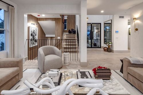 12 Tidal Surf, Newport Beach CA  92657-1905 exterior